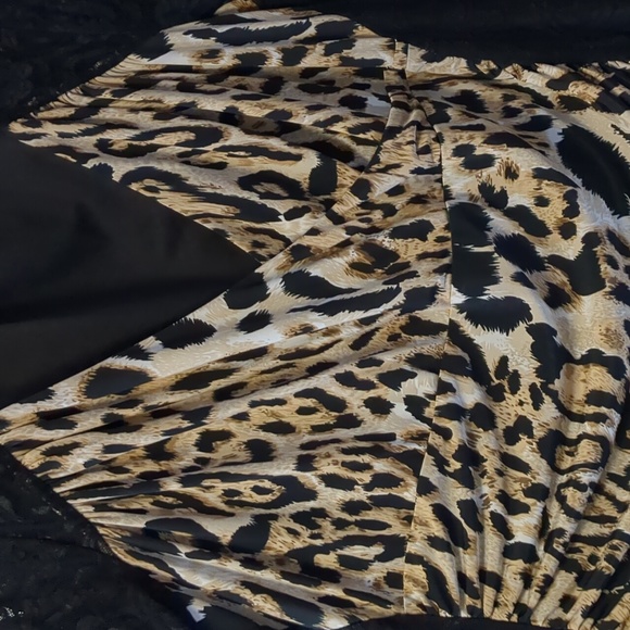 Kiyonna Leopard Stop and Stare Ruched Bodycon Dress - 4X - Picture 4 of 10